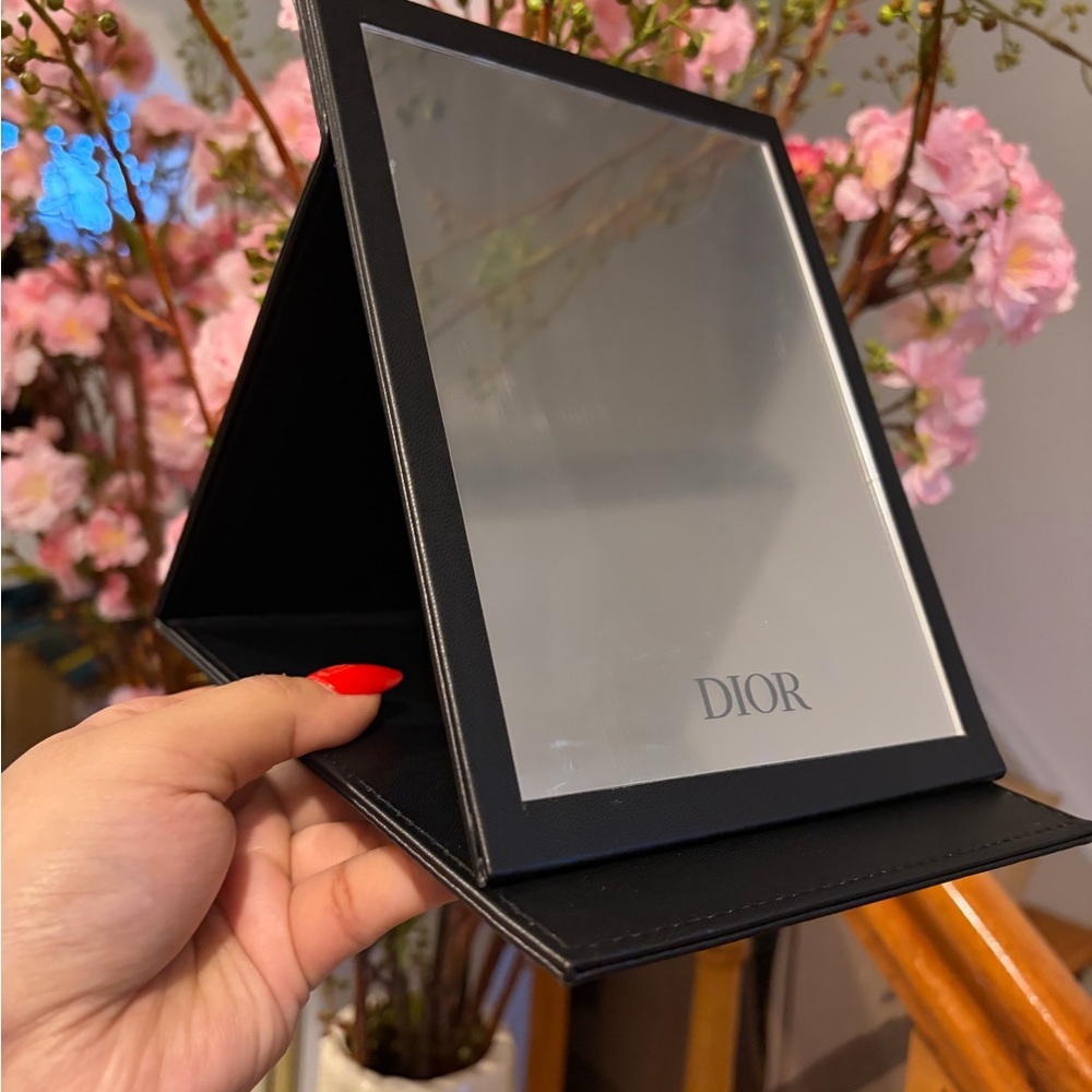 DIOR Beauty Foldable Stand Mirror – Black | New in